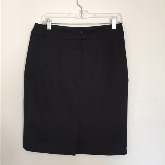 Simple black skirt - Picture 2 of 3